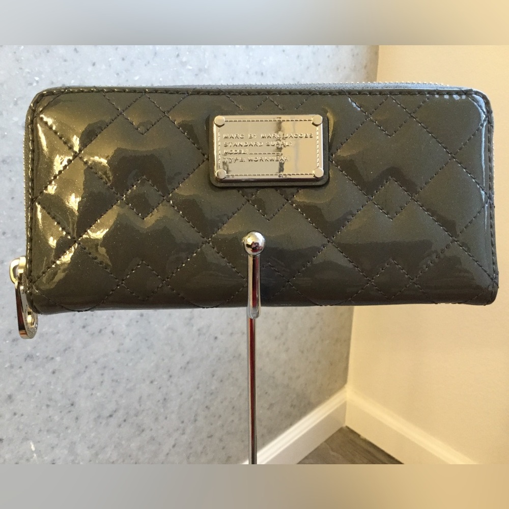 MARC by MARC JACOBS Zip-Around Wallet
